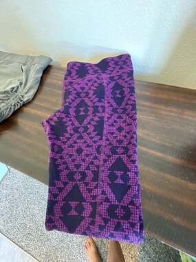 Columbia Women's Weekend Adventure Omni-Wick Geometric Pattern Leggings Purple/M